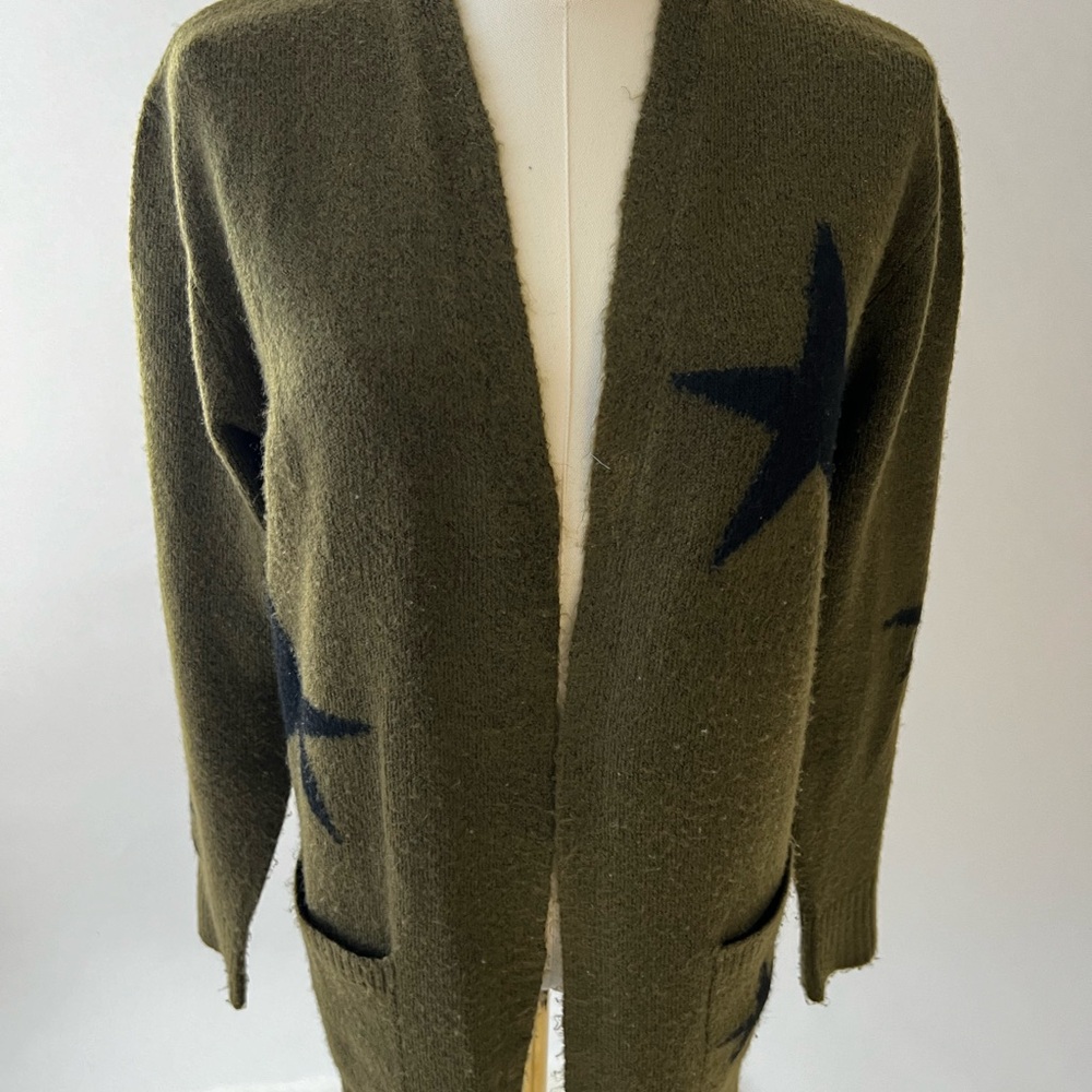 SWEET ROMEO cardigan. Green with Black Stars.